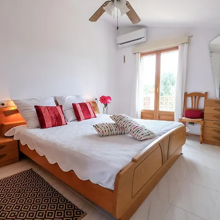 Reny By Interhome L'Ampolla